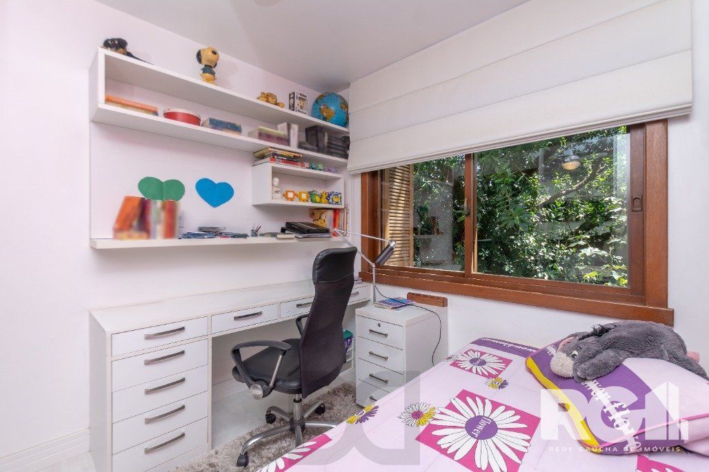 Apartamento Reformado! Com 3 dorm, sendo 1 suíte, 2 vagas na Rua Corte Real. — foto 22