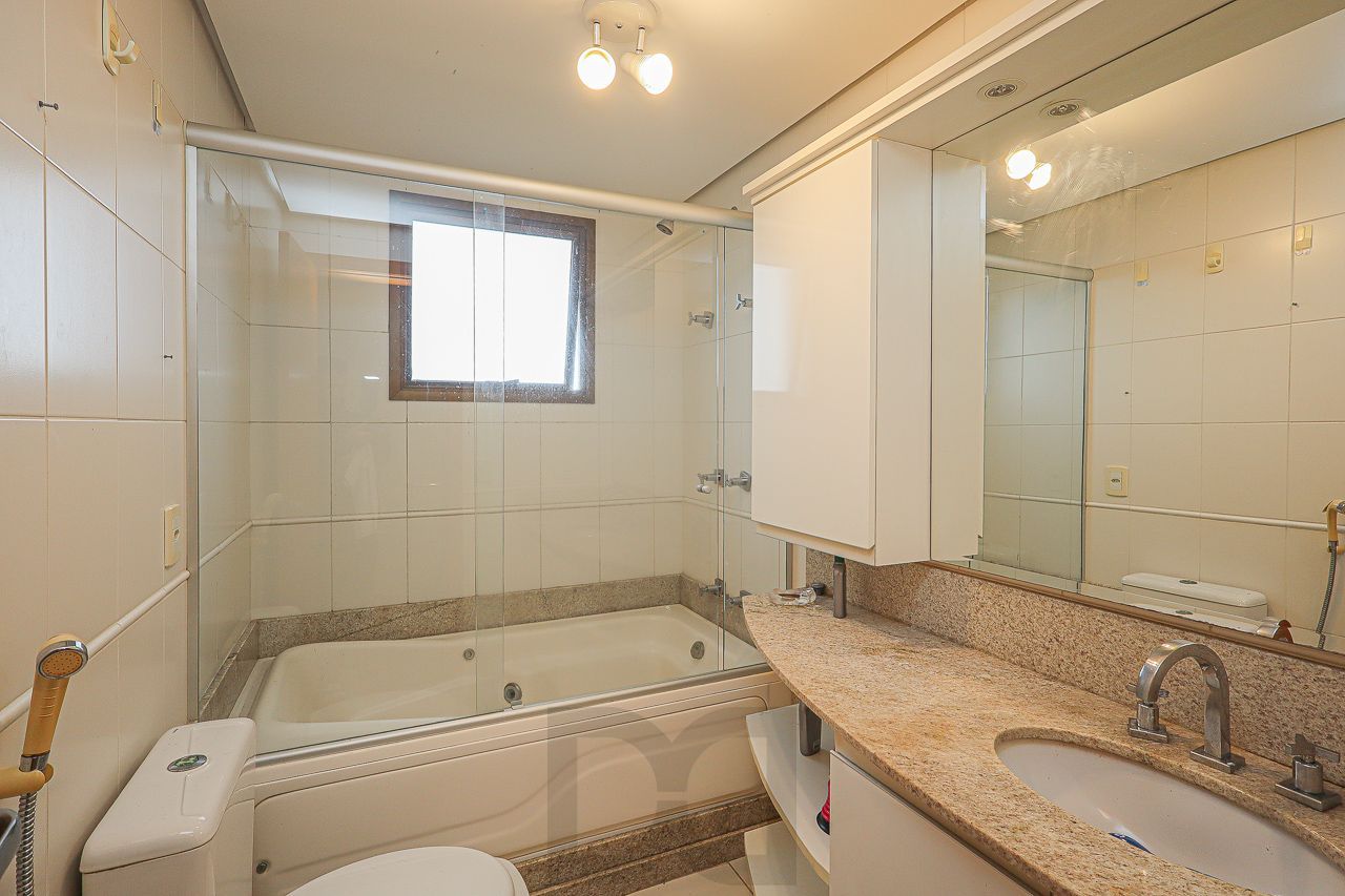 Apartamento a venda no bairro Petrópolis — foto 25