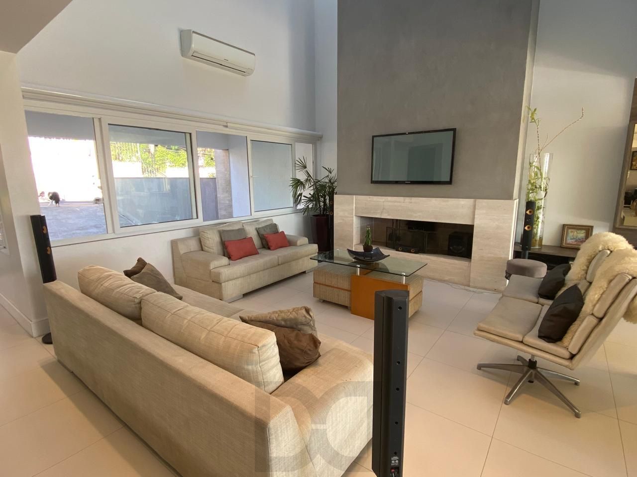 Casa em Ipanema com 4 Dormitórios sendo 3 Suíte — foto 63