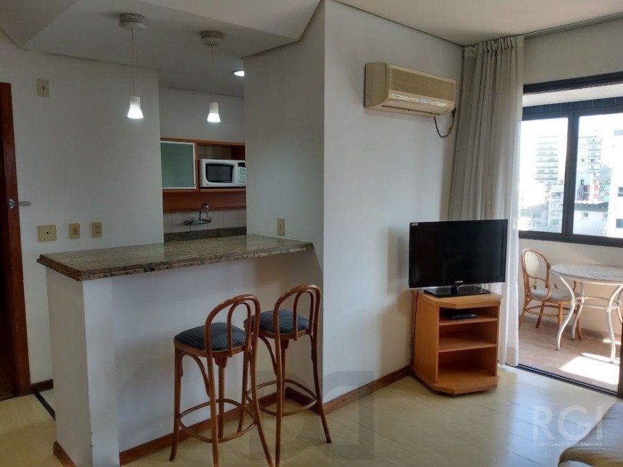 VENDO APARTAMENTO UM DORMITORIO BOM FIM ELEVADOR 1 VAGA — foto 6