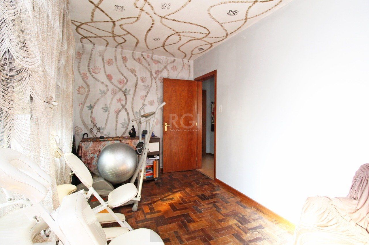 Casa 5 dormitórios, 1 suíte, 2 vagas de garagem, no bairro Camaquã, Poa/RS. — foto 17