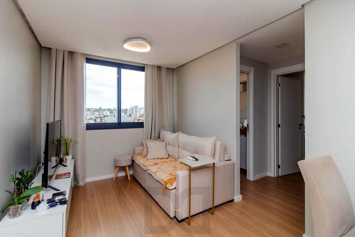 Apartamento, 2 Quartos Semimobiliado, churrasqueira, 1 vaga - Menino Deus — foto 1