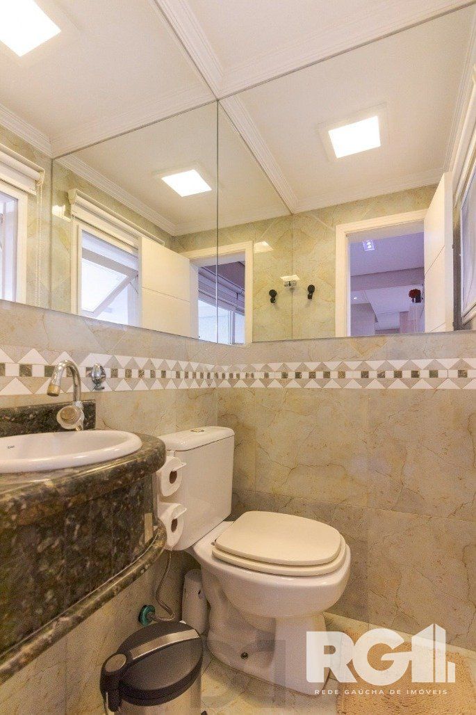 Casa em Condomínio com 3 Suítes, Espaço Gourmet e 5 Vagas de Garagem — foto 24