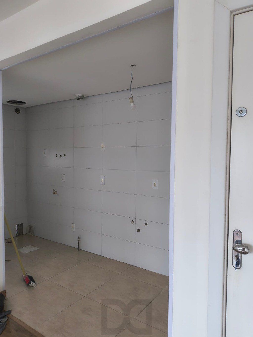 Apartamento de 2 quartos, elevador e 1 vaga no bairro Jardim Leopoldina. — foto 5
