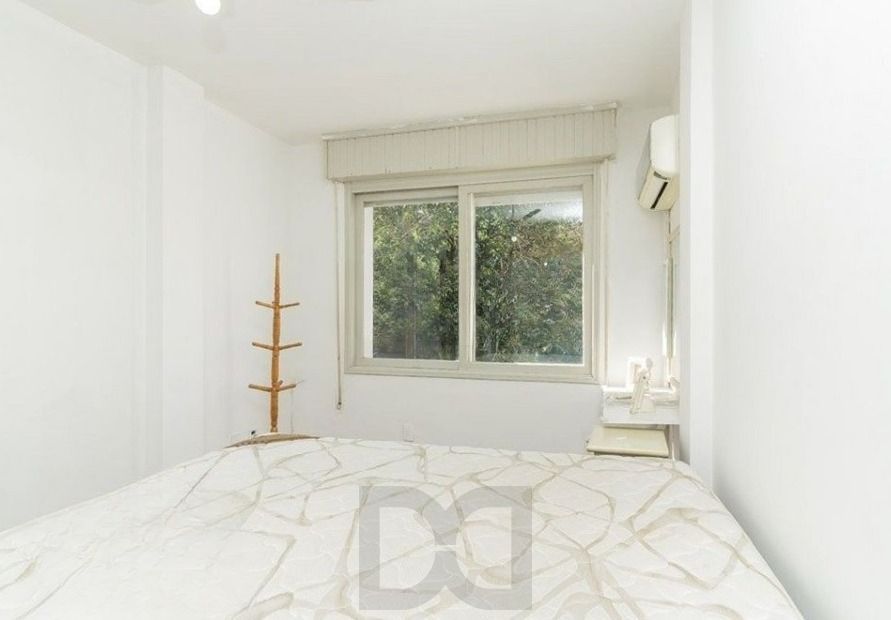 Apartamento de 2 dormitórios com sacada,1 vaga, elevador no bairro Petrópolis. — foto 16