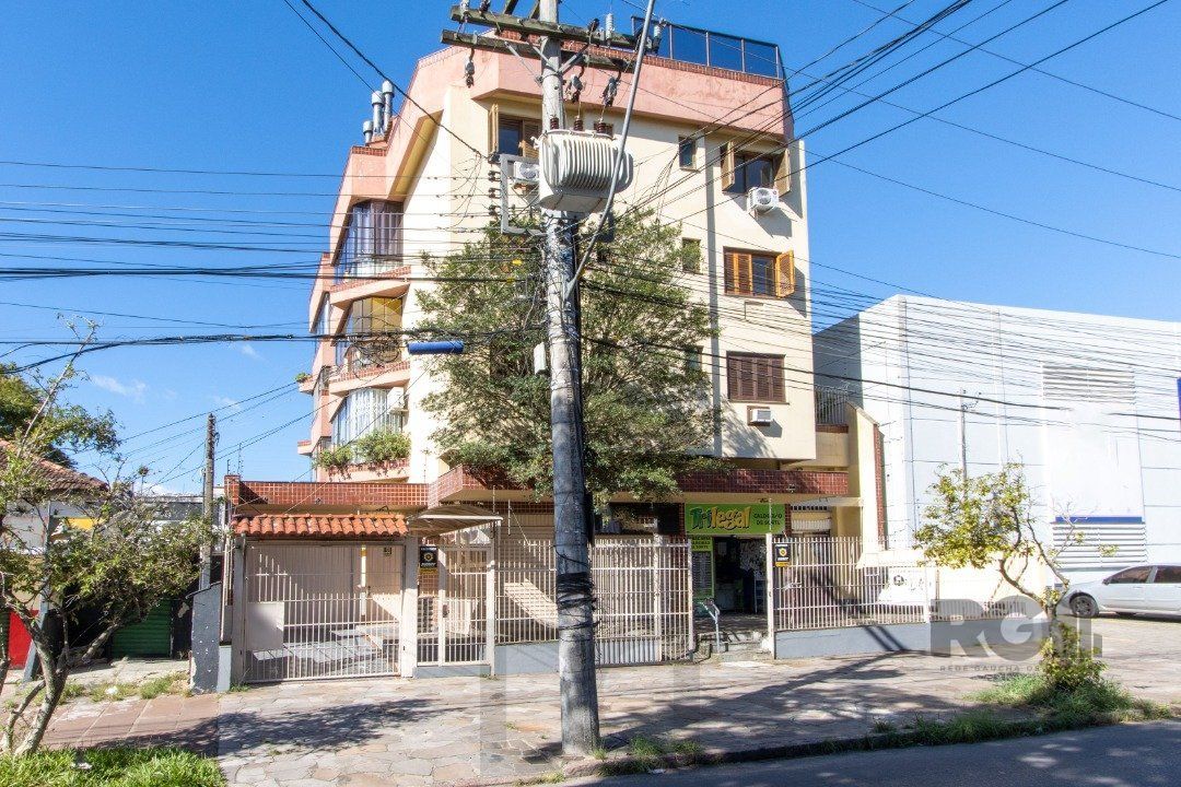Apartamento Garden de 3 dormitórios, 1 suite e 1 vaga coberta no bairro Cristal. — foto 2