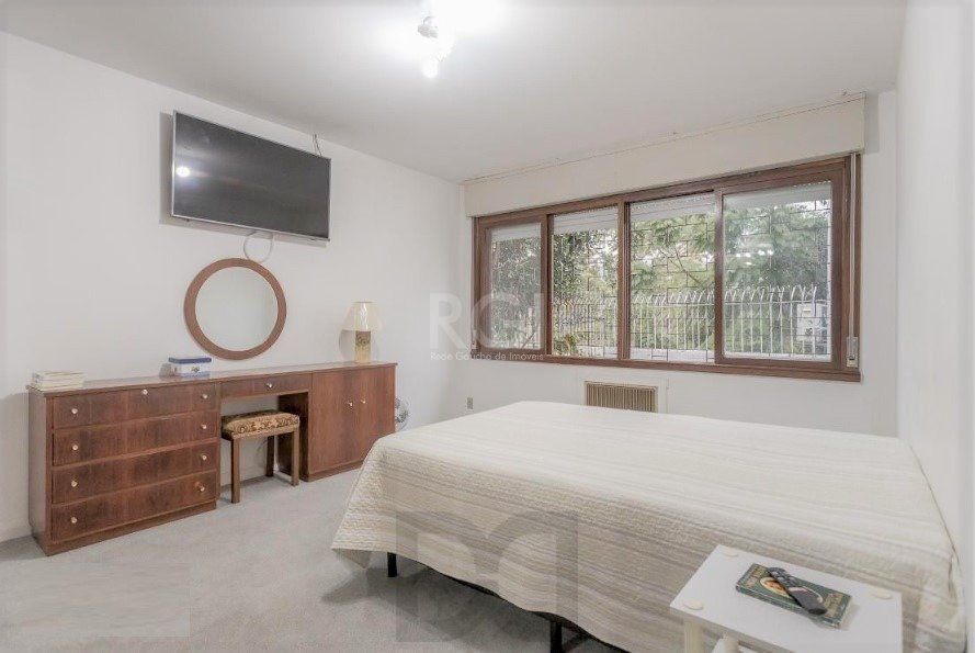 Casa para Venda - 327m², 4 dormitórios, sendo 1 suites, 3 vagas - Chácara das Pedras — foto 8