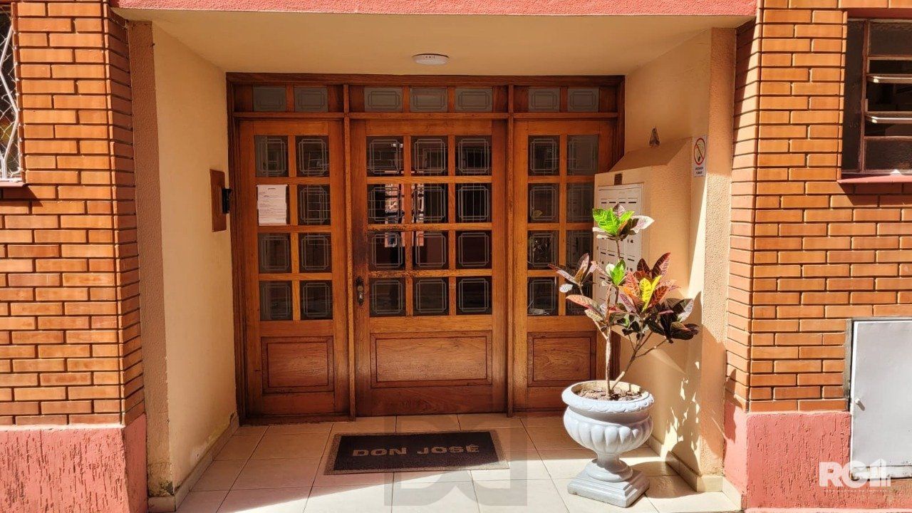 Apartamento com 2 dormitórios, 1 vaga, no bairro Teresópolis, Porto Algre, RS — foto 4