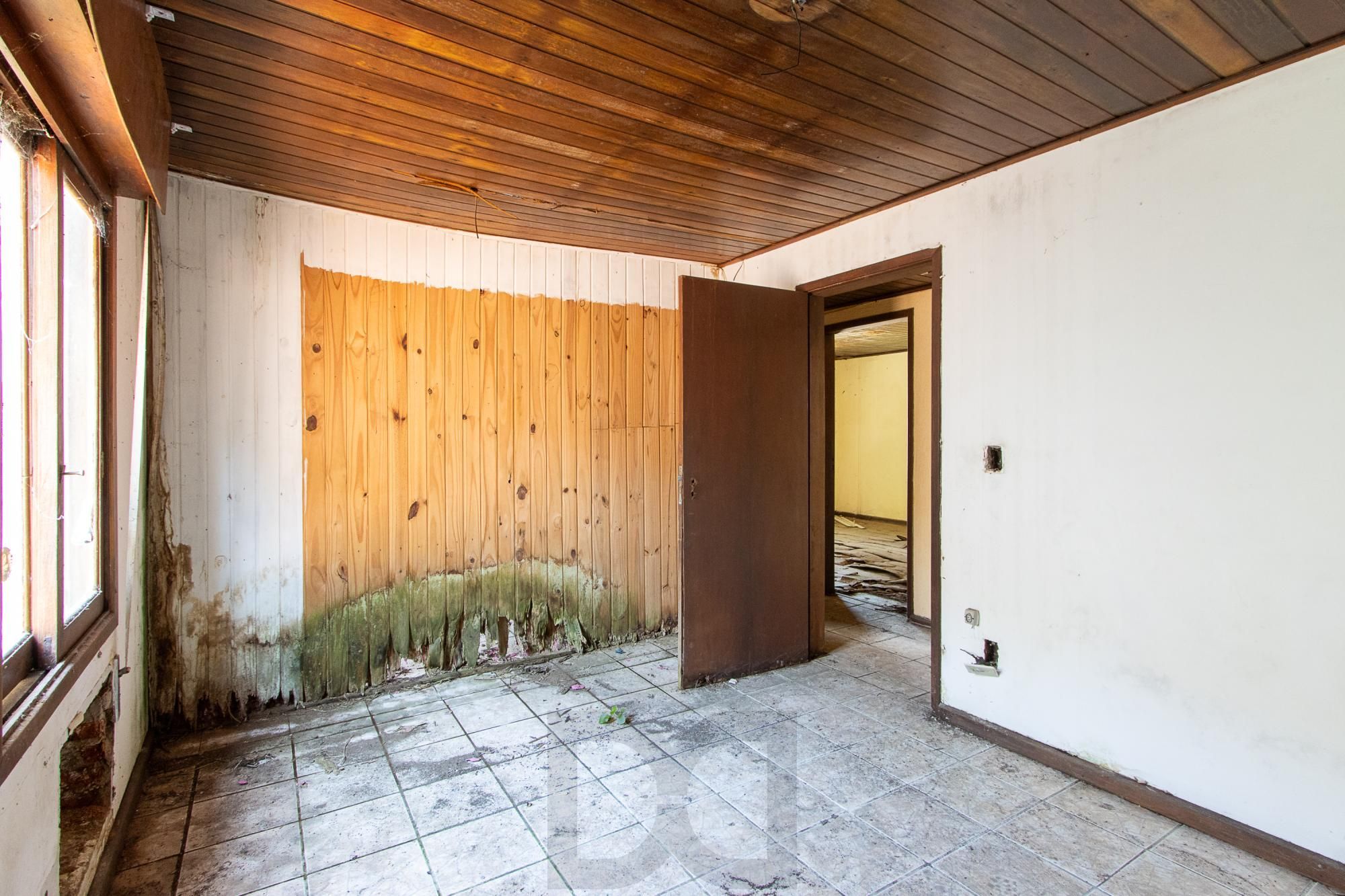 Casa para Venda - 320m², 3 dormitórios, sendo 1 suites, 4 vagas - Cristal — foto 18