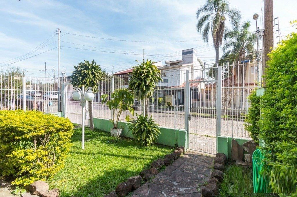 Casa para Venda - 258m², 3 dormitórios, sendo 1 suites, 4 vagas - Teresópolis — foto 31