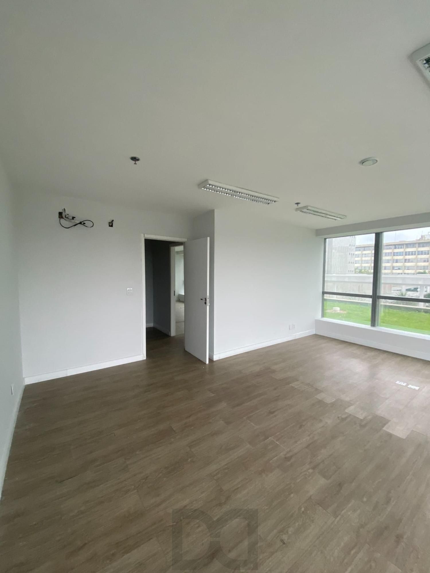 Sala Comercial no Bairro Praia de Belas - Porto Alegre — foto 2