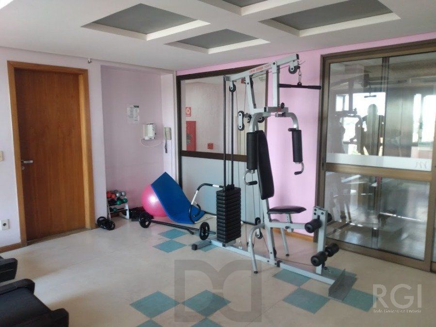 VENDO APARTAMENTO UM DORMITORIO BOM FIM ELEVADOR 1 VAGA — foto 29