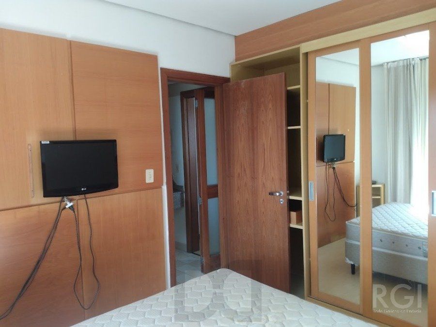 VENDO APARTAMENTO UM DORMITORIO BOM FIM ELEVADOR 1 VAGA — foto 15