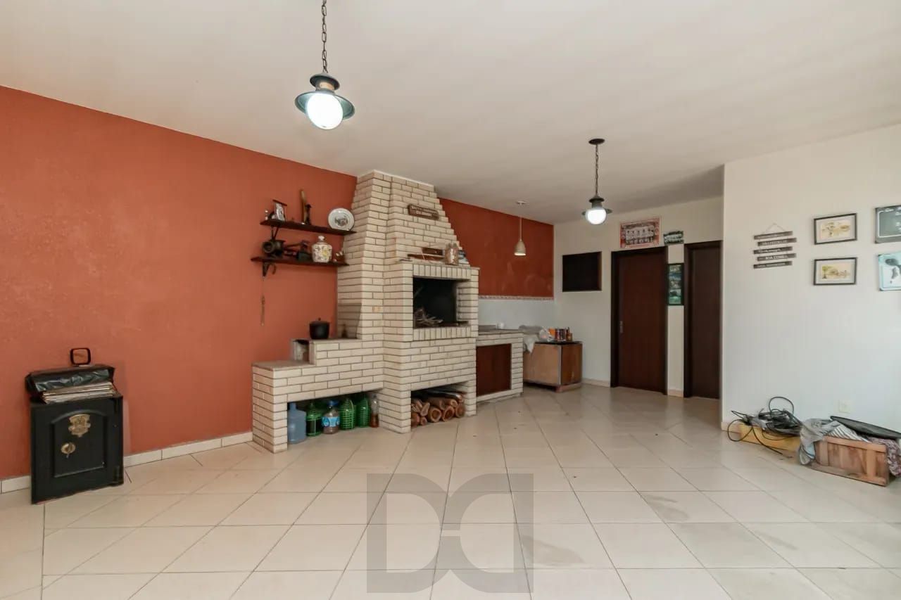 Casa com 4 dormitórios e 2 pavimentos em ótimo estado de conservação . — foto 27