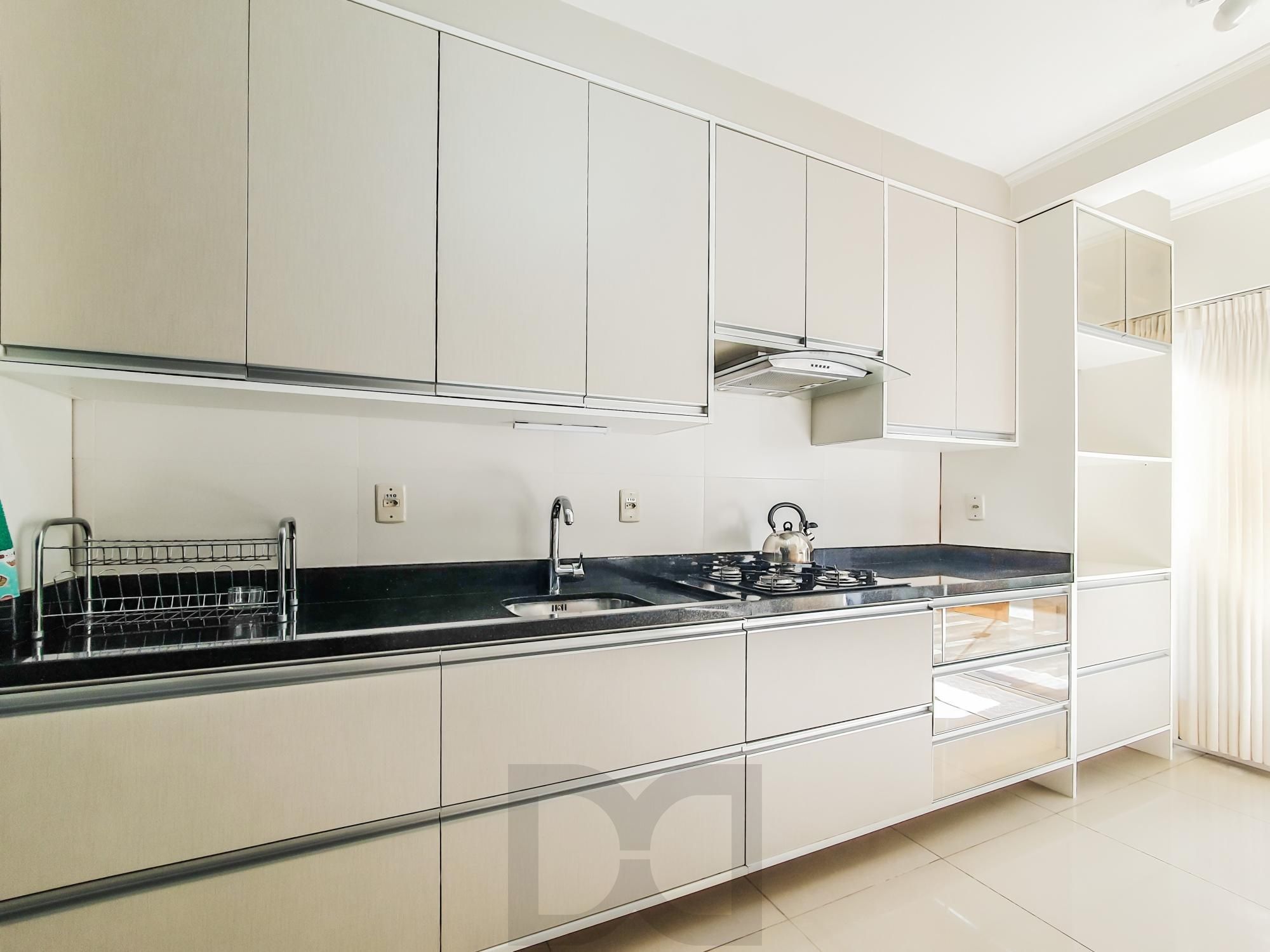 Otimo sobrado com 3 dormitórios sendo 2 suites no bairro Guaruja — foto 11