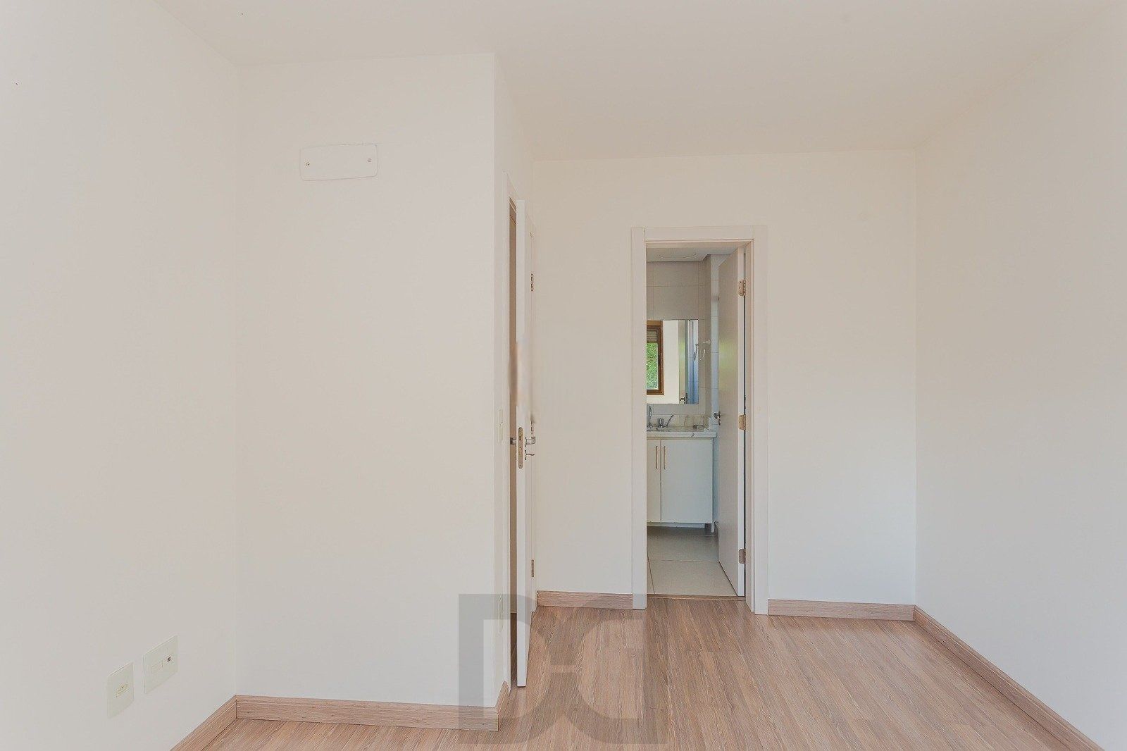 Apartamento 2 dormitórios, 1 suíte, 60m² privativos, 1 vaga coberta, no bairro Higienópolis. — foto 9