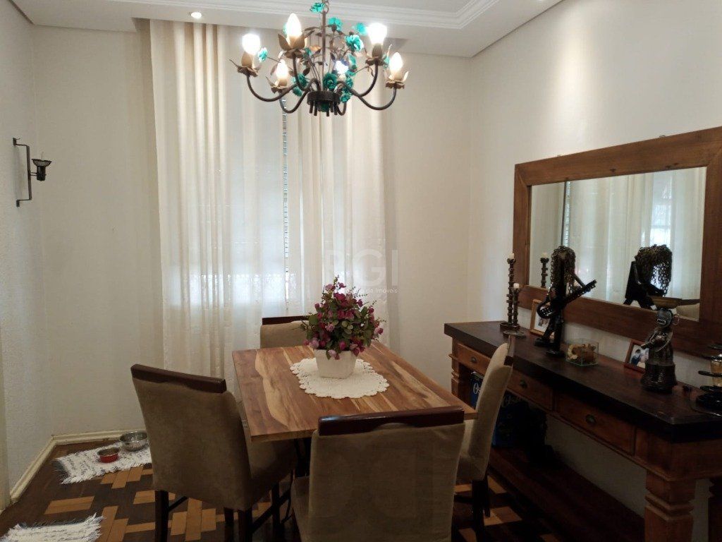Casa para Venda - 384m², 3 dormitórios, sendo 1 suites, 3 vagas - Teresópolis — foto 30