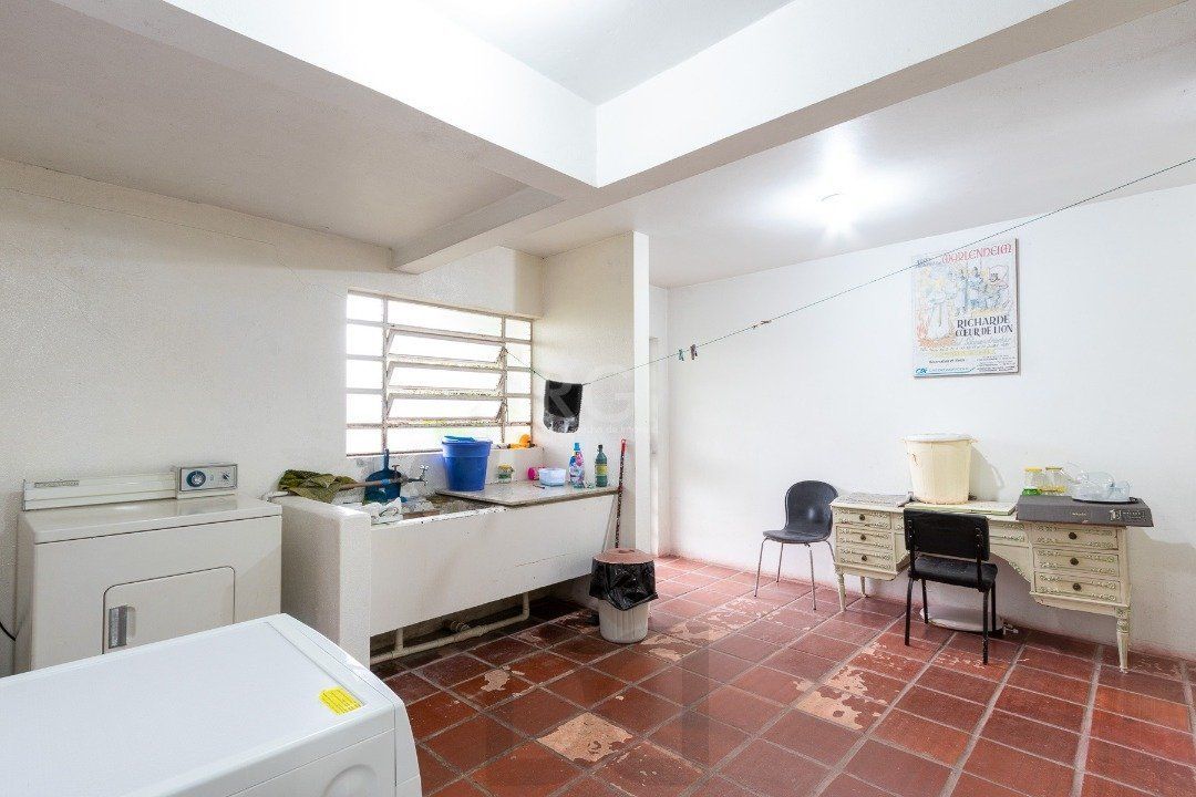Casa para Venda - 600m², 3 dormitórios, sendo 1 suites, 8 vagas - Vila Assunção — foto 34
