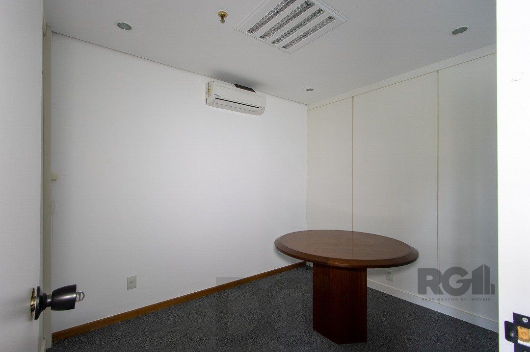 SALA COMERCIAL BAIRRO MENINO DEUS - 82m² DE ÁREA PRIVATIVA, 1 VAGA — foto 22