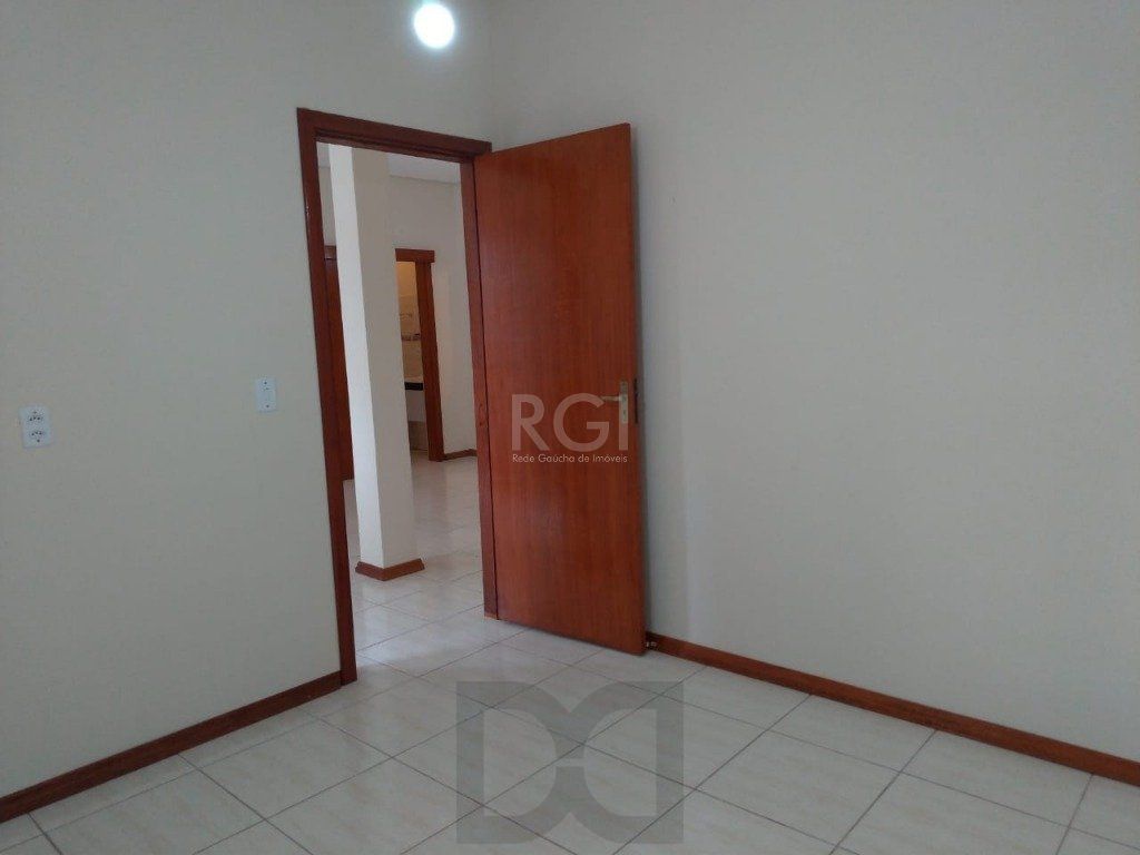 Apartamento de 4 dormitórios, sendo 2 suites, no bairro Petrópolis DESOCUPADO — foto 13