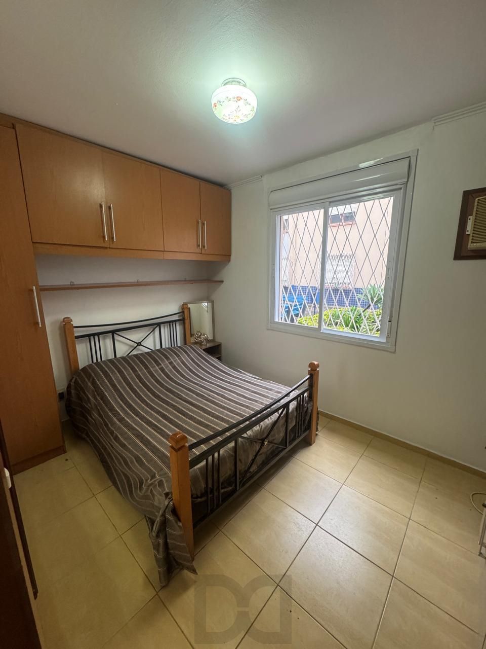 Apartamento térreo de 2 dormitórios, Menino Deus DESOCUPADO — foto 2