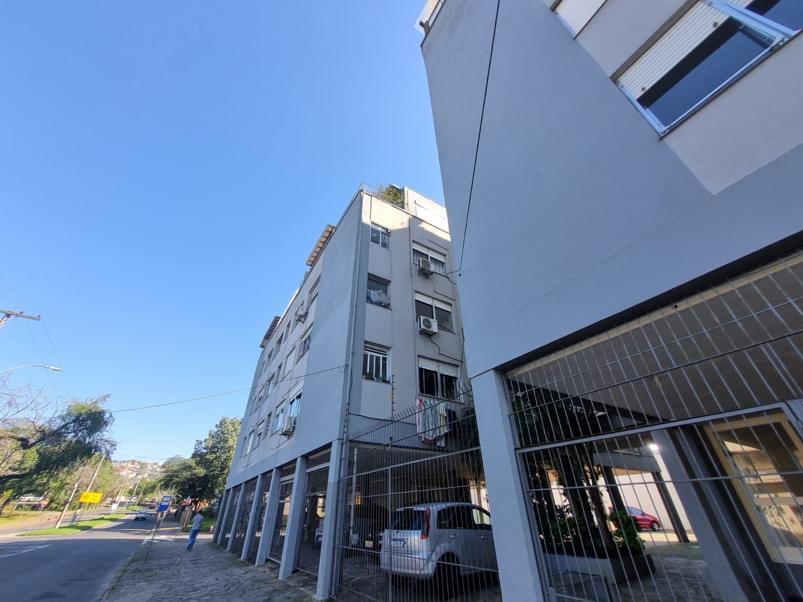 Apartamento de 2 dormitórios no bairro Partenon. — foto 26