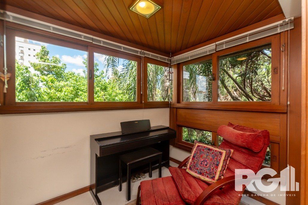 Apartamento Reformado! Com 3 dorm, sendo 1 suíte, 2 vagas na Rua Corte Real. — foto 8