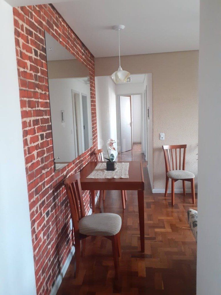 Apartamento no bairro Vila Ipiranga de 2 dormitórios e 2 vagas DESOCUPADO — foto 4