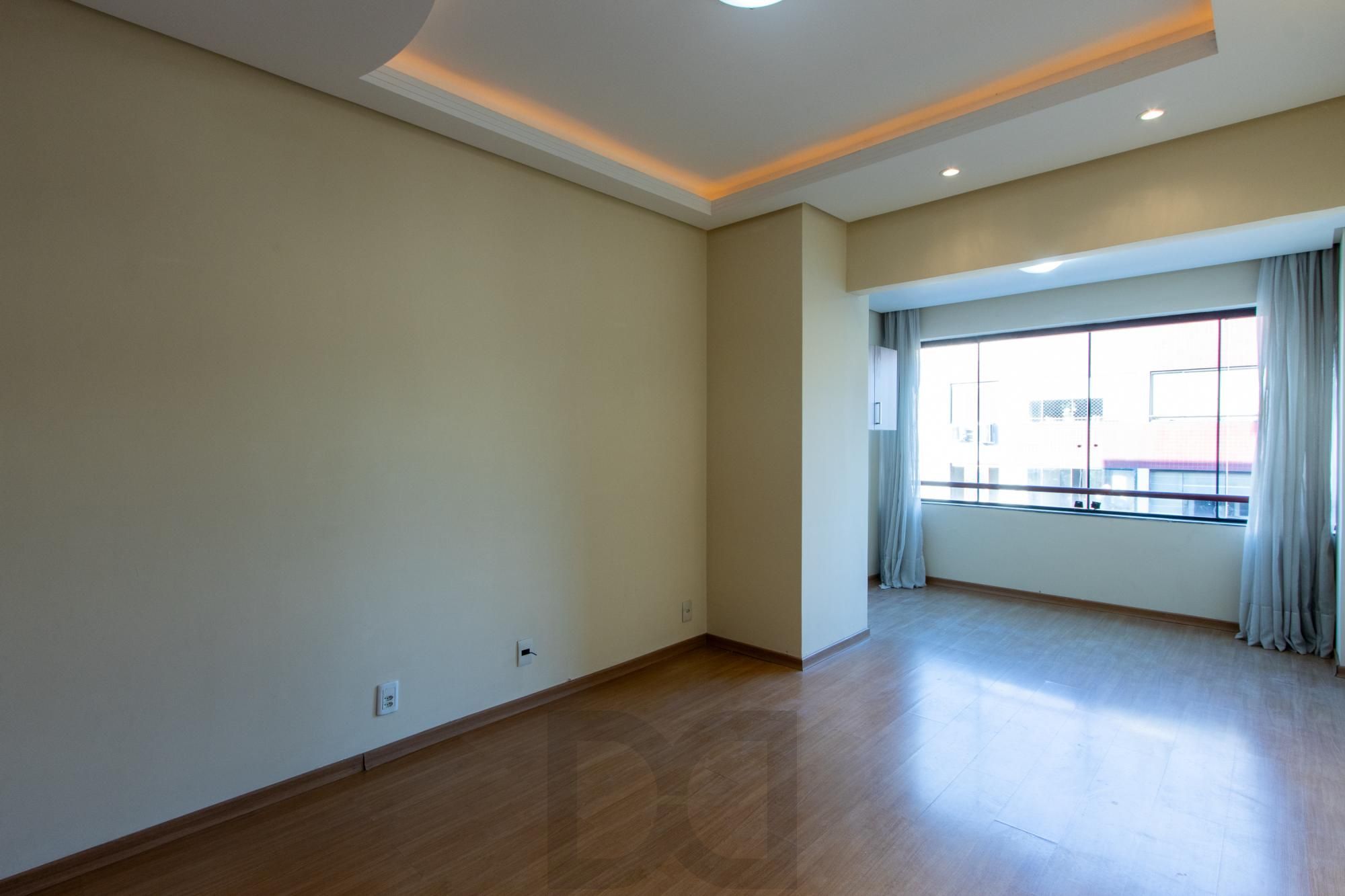 COBERTURA 2 QUARTOS, 2 VAGAS INDIVIDUAIS ESCRITURADAS, ELEVADOR - BAIRRO SANTO ANTONIO — foto 3