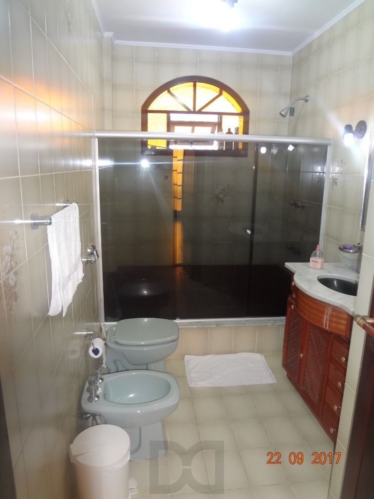 Casa para Venda - 365m², 4 dormitórios, sendo 2 suites, 6 vagas - Nonoai — foto 15