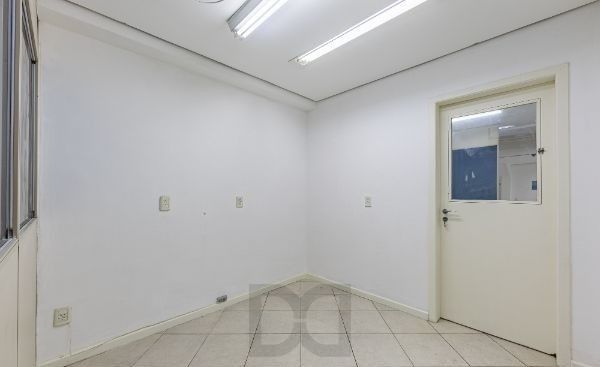 Prédio comercial com loja no bairro Rio Branco com 237m² — foto 23