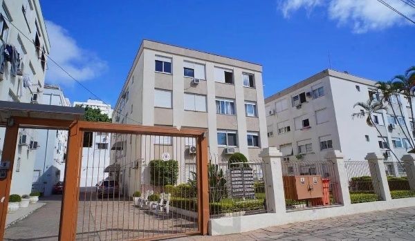 Vende-se apartamento com 2 quartos, e 1 vaga – Passo da Areia — foto 15