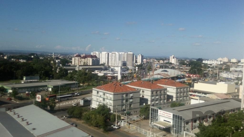 Vende prédio com 3 apartamentos, 9 dormitórios, 3 suíte, 3 salas amplas com churrasqueira, box 8 vaga coberta, 479 m² por R$ 2.150.000,00- São João - Porto Alegre/RS — foto 78