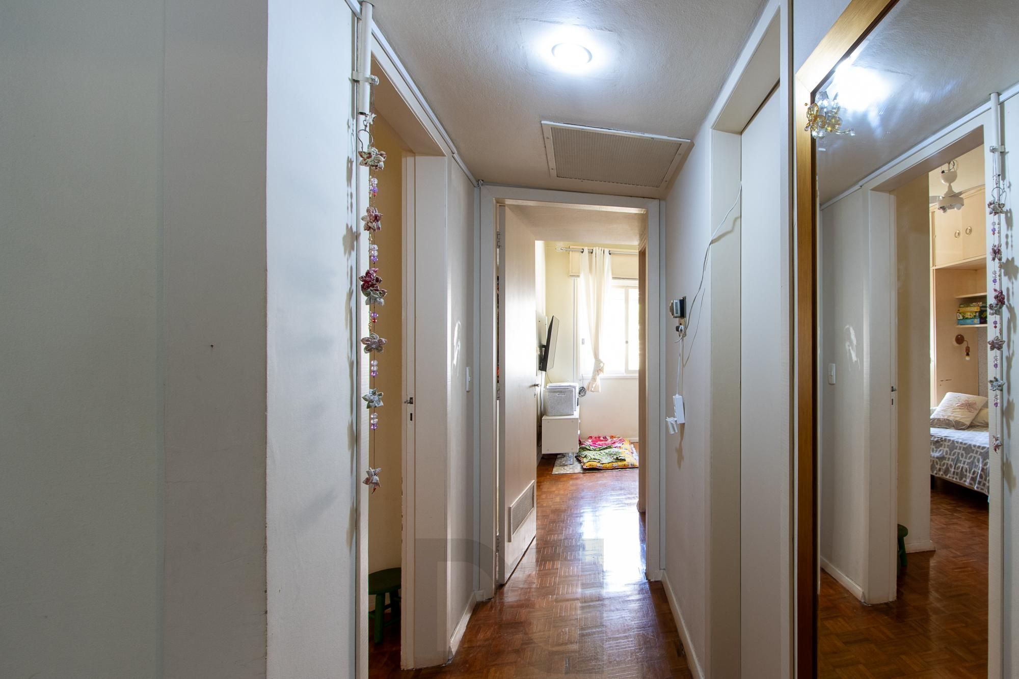 Apartamento 3 Dormitórios Ensolarado no Centro de Porto Alegre — foto 25