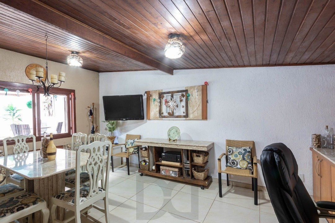 Casa para Venda com 3 dormitórios, sendo 1 suites e 4 vagas no bairro Ipanema — foto 11
