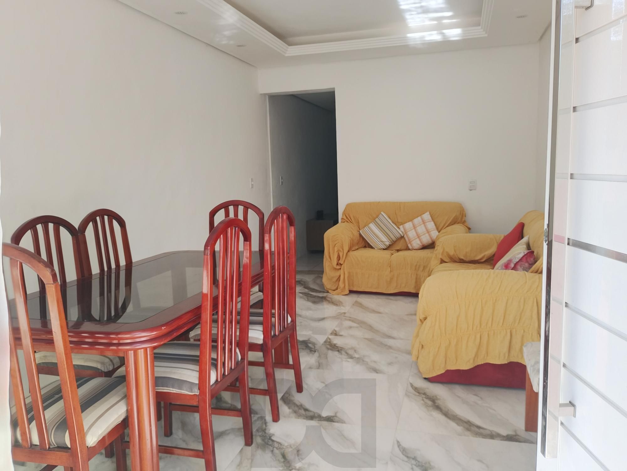 Casa com 3 quartos, 4 vagas de garagem e com pátio no bairro Parque Santa Fé — foto 7