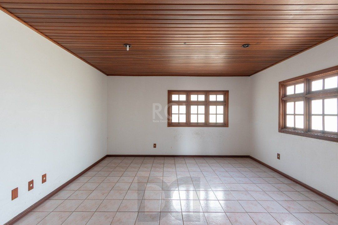 Casa para Venda - 460m², 4 dormitórios, sendo 1 suites, 4 vagas - Cristal — foto 32