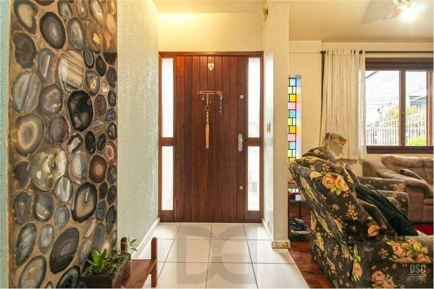 Casa de 285m² - 4 dormitórios, 4 vagas no bairro Bom Jesus — foto 4