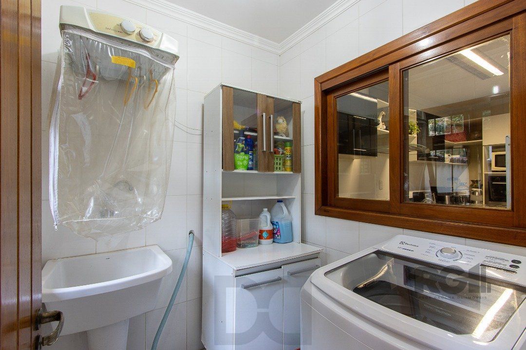 Casa para Venda - 300m², 5 dormitórios, sendo 1 suites, 4 vagas - Portal do Guarujá — foto 19
