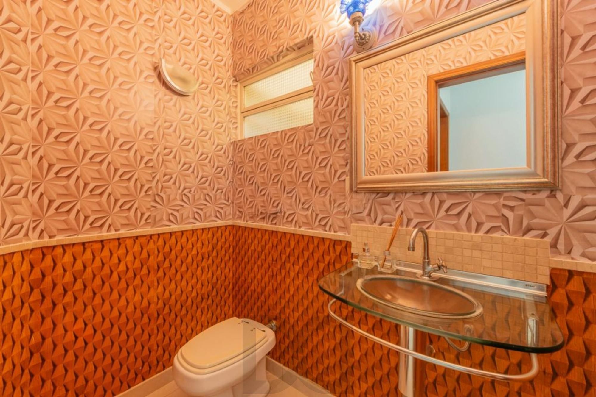 Casa com 3 dormitórios,1 suíte, 4 banheiros e 4 vagas, 203m² no Jardim Itu. — foto 22