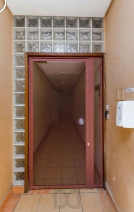 Apartamento 02 dormitórios, 57m² privativos na ótima localização na Cidade Baixa — foto 2