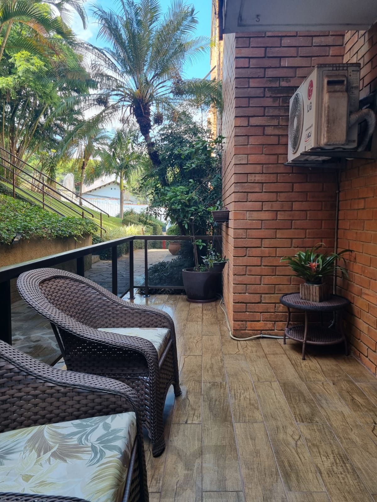 Apartamento térreo semi mobiliado de 3 dormitórios no bairro Cristal — foto 4