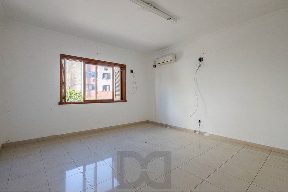 Casa com 4 quartos, 7 vagas e pátio no Bairro Higienópolis — foto 53