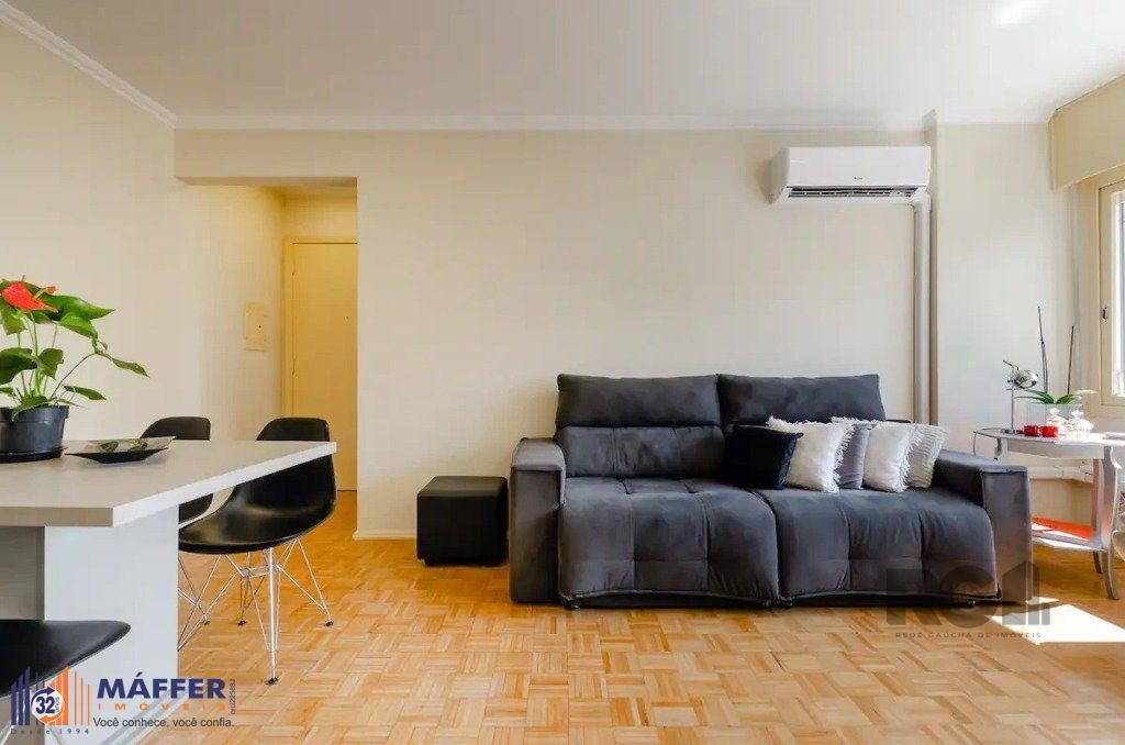 Apartamento de 2 dormitórios no bairro  Menino Deus