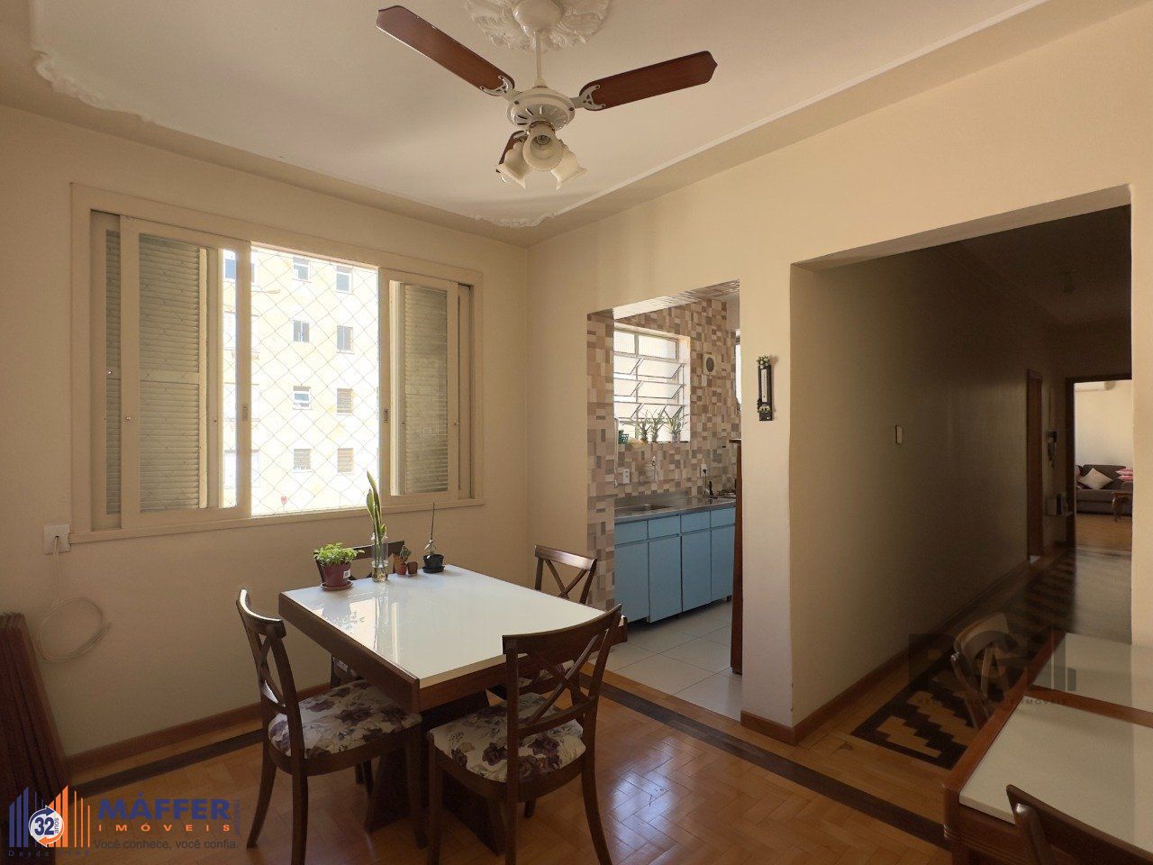 APARTAMENTO 3 DORMITÓRIOS, DE FRENTE E REFORMADO, NO CENTRO HISTÓRICO