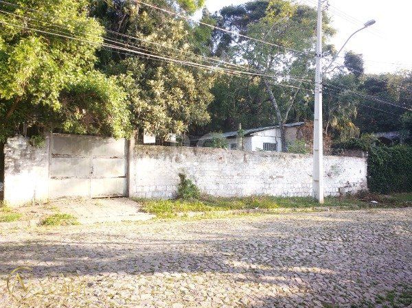 Terreno à venda  com 240m², Rua Simao Bolivar no bairro Vila Conceição em Porto Alegre