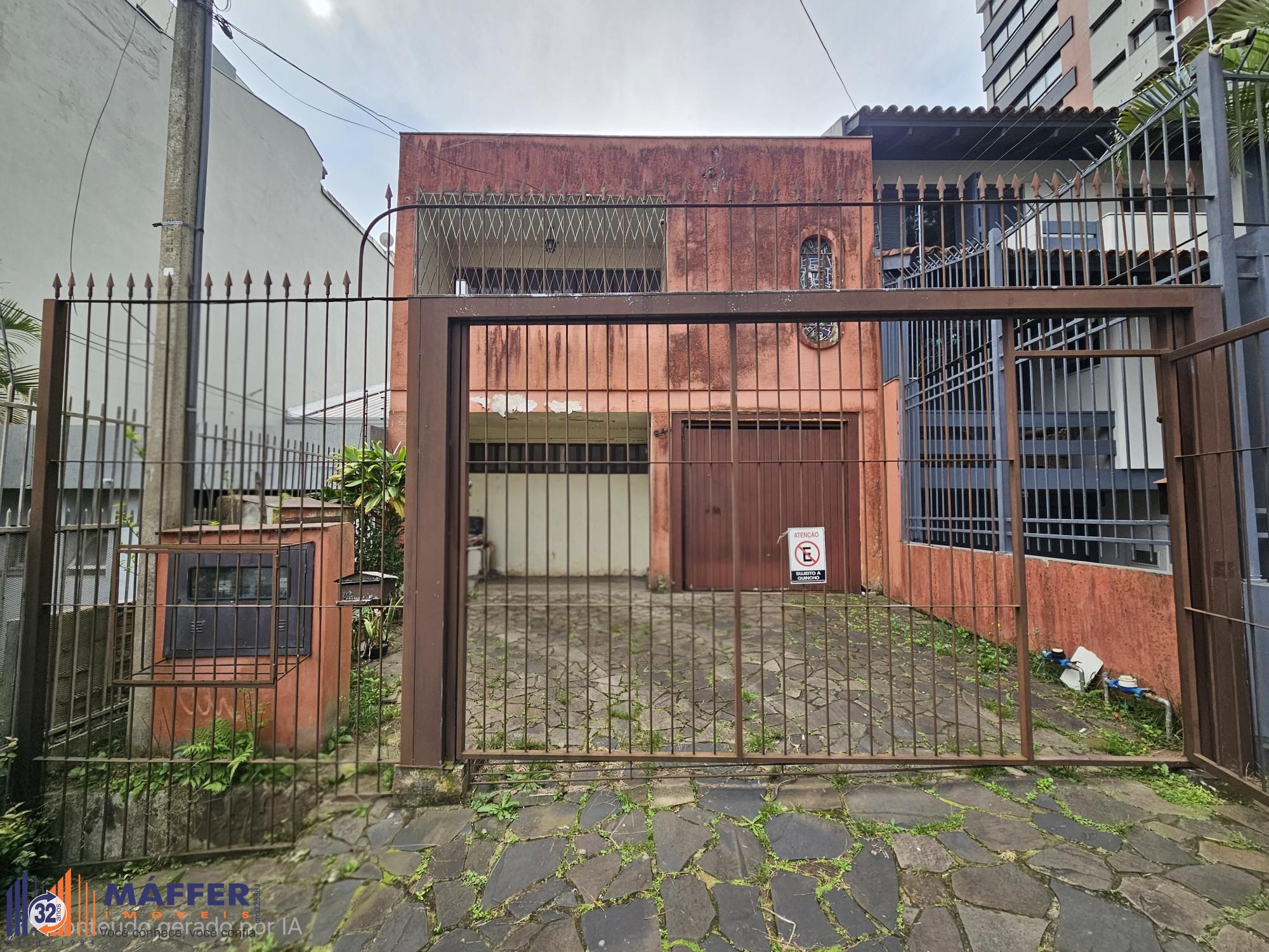 SOBRADO COM MUITO ESPAÇO NO BAIRRO RIO BRANCO!