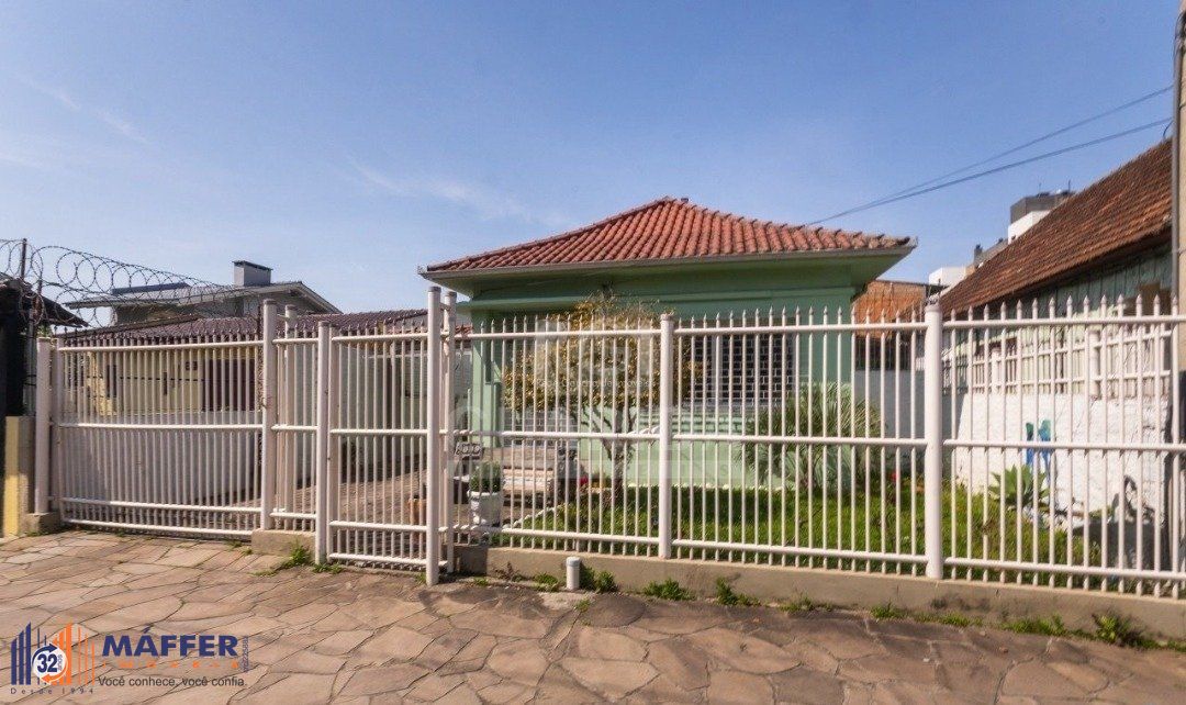 Casa residencial/comercial, com 350m² privativos, 4 quartos, 5 vagas de garagem - Bairro Tristeza