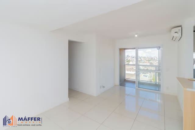 Apartamento de 2 dormitórios à venda em São Geraldo, Porto Alegre.