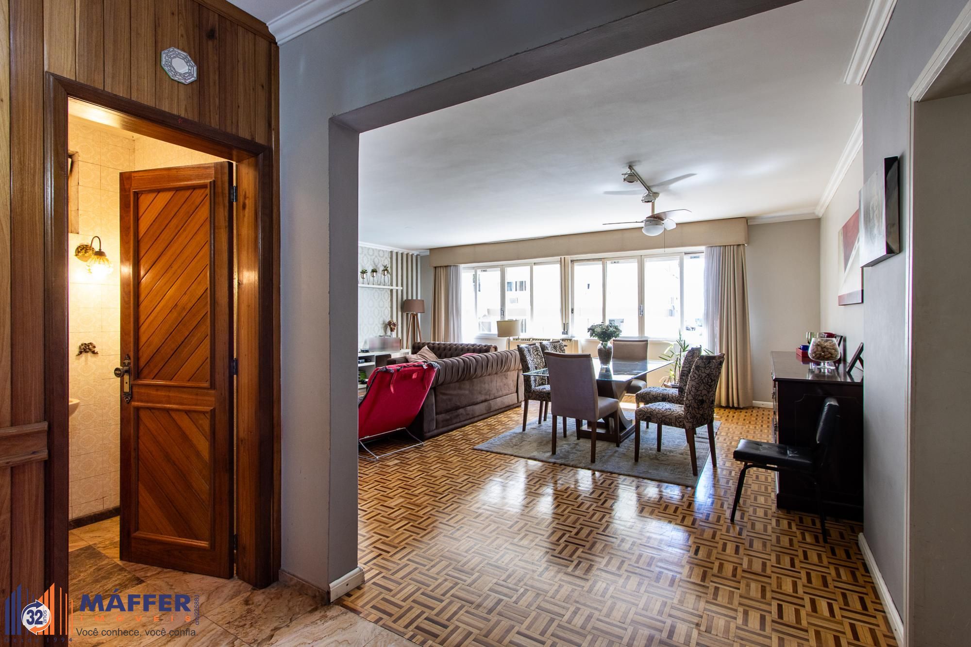 Apartamento 3 dormitorios com 168,65m2 privativos e uma vaga..